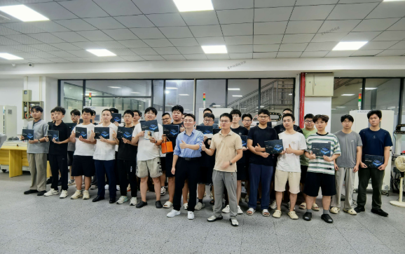 威纶通工程师走进龙丰自动化培训学校 上午技术分享下午考证赋能学员